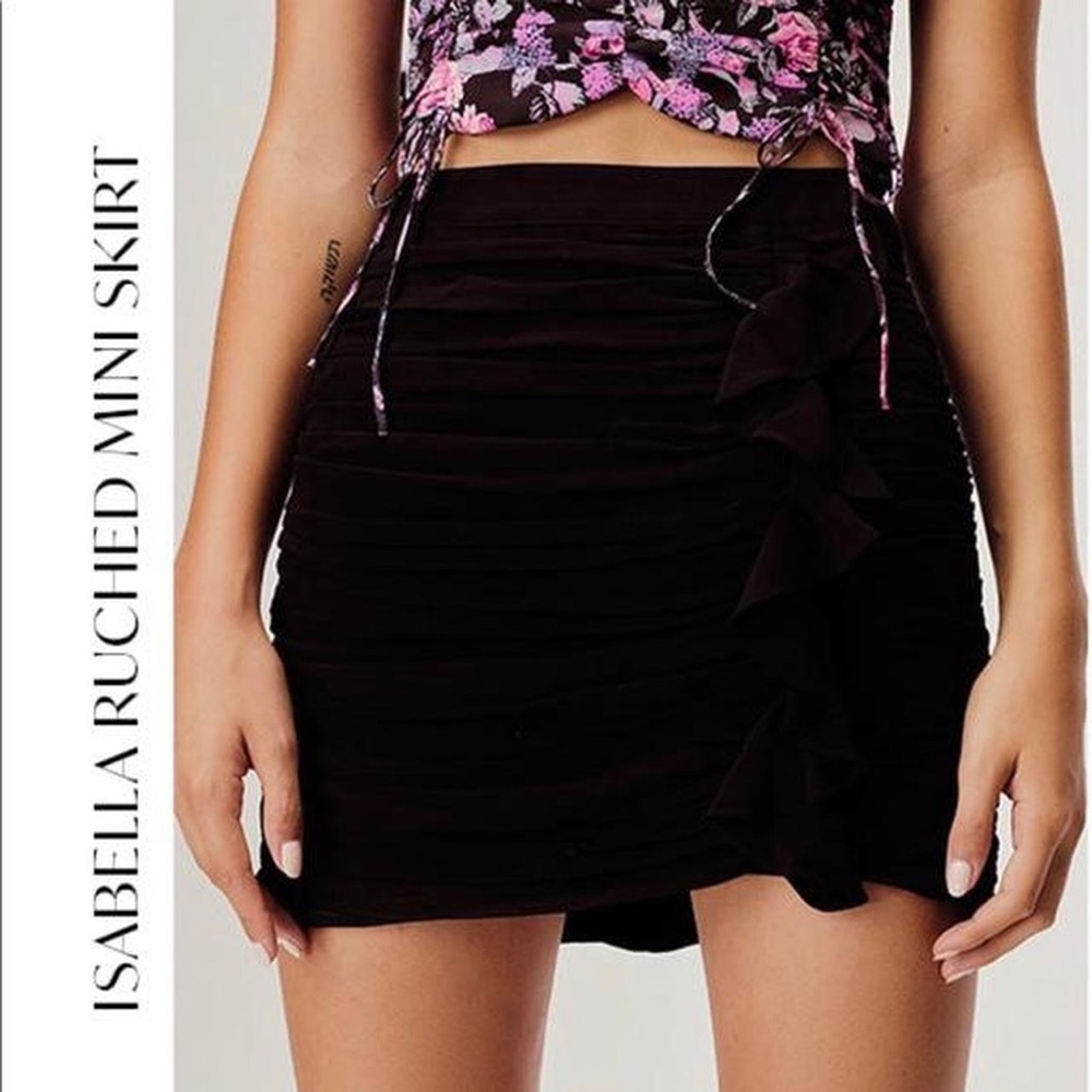 For love and lemons Isabella ruched mini skirt 🍋